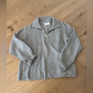 Old Navy Women’s Light Gray Ribbed Quarter-Zip Sweater